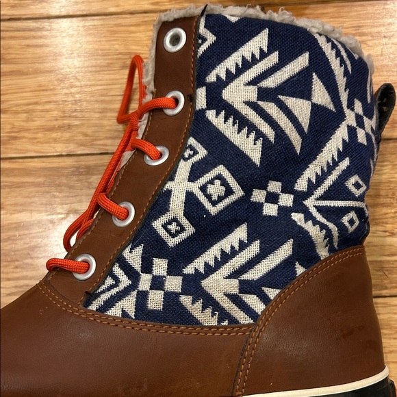 Keen Brown and Blue Winter Cottagecore Boots with Red Laces 9.5 - Picture 2 of 9